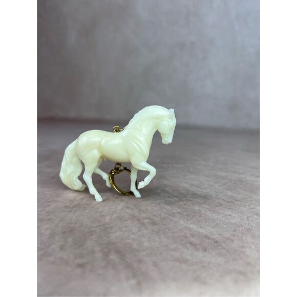 Breyer Stablemate Andalusian BreyerFest 2003 Glow In The Dark Keychain 1,500 - Picture 9 of 11